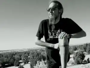 Read more about the article A Navajo runner finding meaning through trails